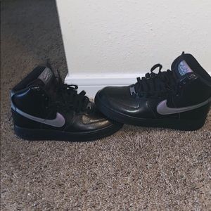 Black and metallic grey Air Force 1 High